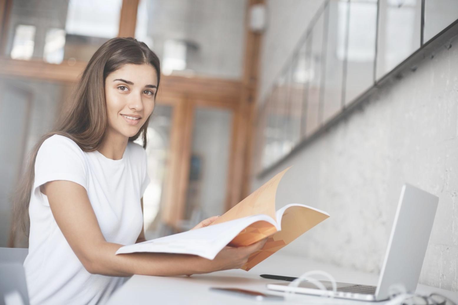 Команда Finflowacademy работает над финансовыми стратегиями